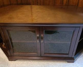 2 door corner cabinet