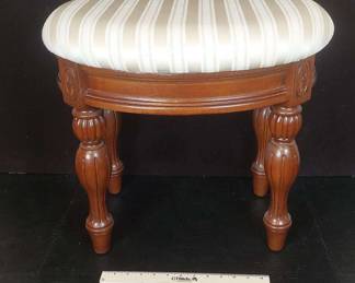 Classical Ottoman with Stiped Cream And Beige