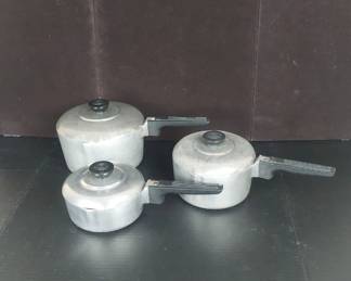 Vintage Magnalite Wagnerware 3 Pot