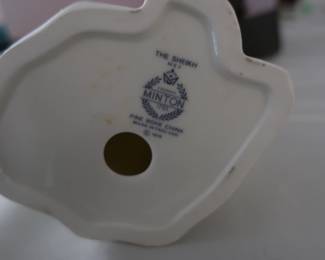 Minton  name  on  figure