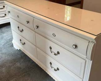 White 6 Drawer Dresser