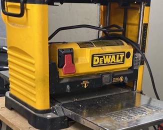 DeWalt DW733  12 1 2 Thickness Portable Planer