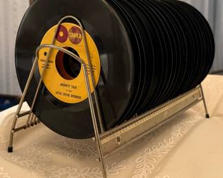 MC Metal 45 Record Stand & 7” 45’s…Little Stevie Wonder (some soul) 