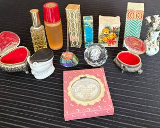 Vintage Perfume / Perfumes 
