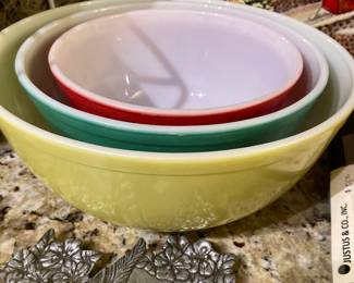 VINATGE MIXING BOWLS