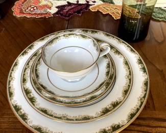 Noritake Bone China Warrington dinnerware