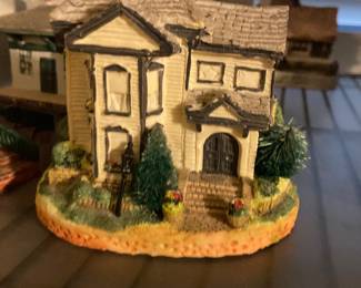 COLLECTON OF MINIATURES HOUSES DESIGNED BY RON GORDAN