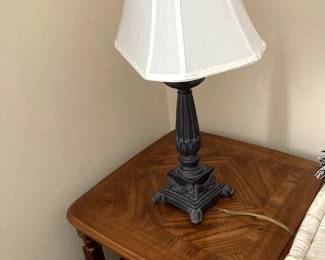 lamp accent table