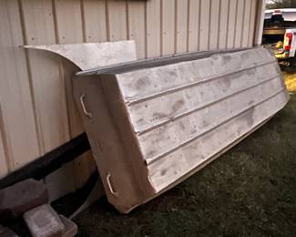 Aluminum boat