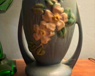 Roseville vase Apple Blossom