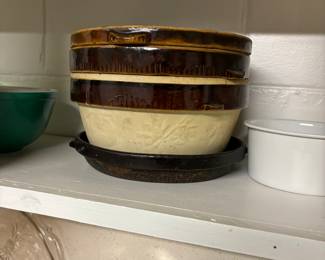 Vintage bowls and pie plates