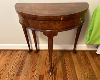 Gateleg table