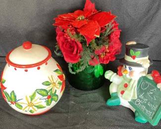 Christmas Cookie Jar And Decor