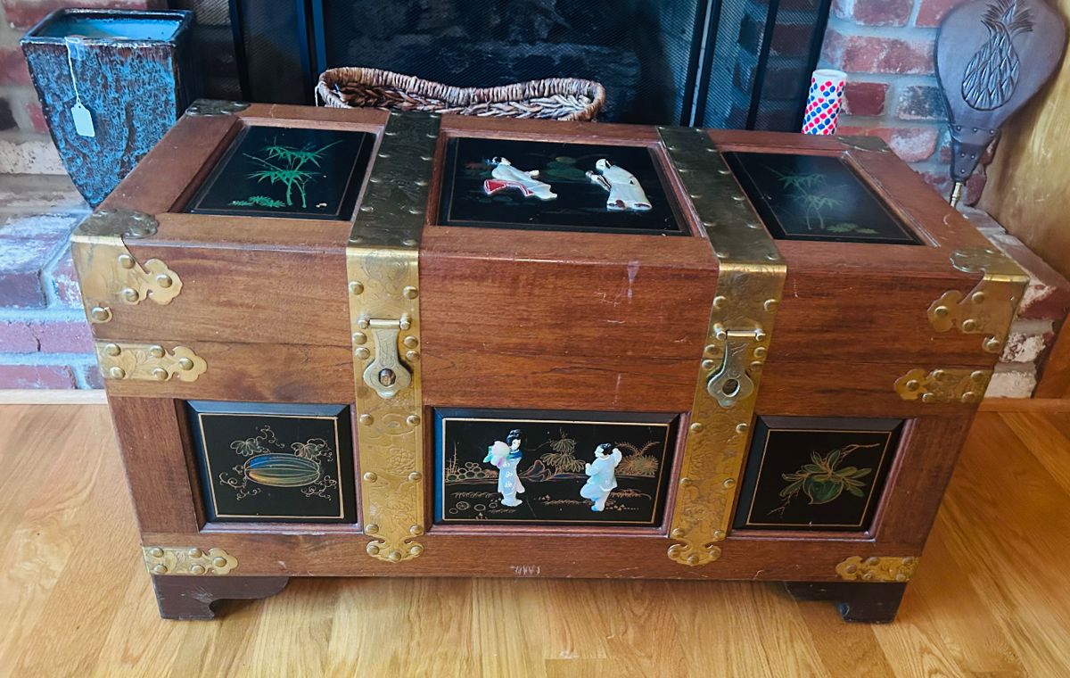 Lenexa Estate Sale Lots of Treasures! starts on 10/18/2024