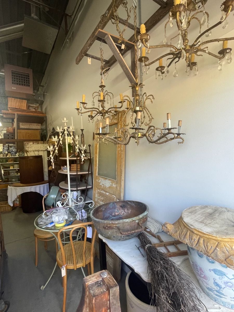 Warehouse Sale Antiques, Vintage, Furniture,... starts on 10/11/2024