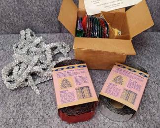 Mid Century Foil Decor, Christmas Paper, Magic Twist