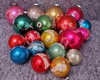 Vintage Shiny Brite Glass Ball. Ornaments