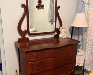 Antique solid wood 4-drawer dresser with mirror