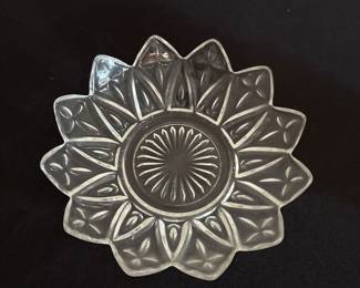 Vintage Federal Glass Serving serving bowl petal pattern, MCM, retro