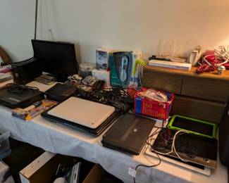 Ipad, laptops & other electronics