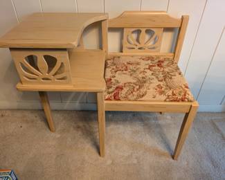 Telephone 'gossip' table