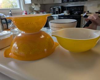 Pyrex mixing bowls