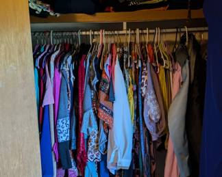 Lots of beautiful clothes, most size L to XL