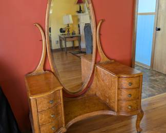 Dressing table