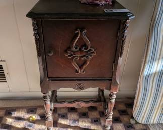 Tobacco cabinet
