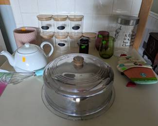 Vintage cake plate w/dome