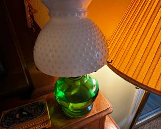 Hobnail lamp