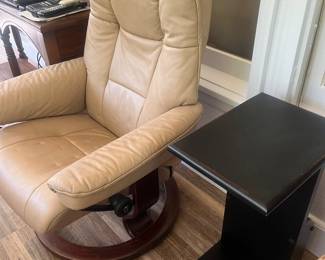 Stressless chair