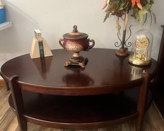 Oval coffee table