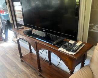 Another flat screen tv.
Table not available.