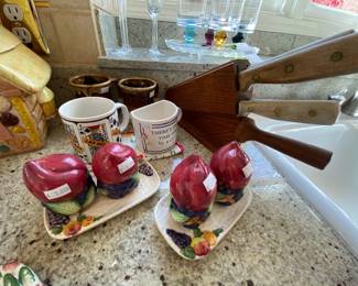 Salt and pepper shakers, Mugs