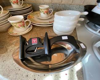 Wüsthof Knife Sharpener, Gibson China Set
