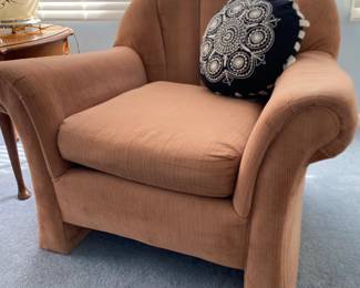 Stratford scalloped chair