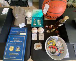 Wayne Gretzky signed hat, Jabbar signed basketball, Wayne Gretzky rookie cards, Sports memorabilia, Belt buckles