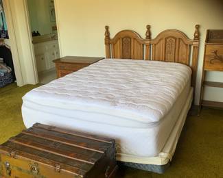 queen bed & sea trunk