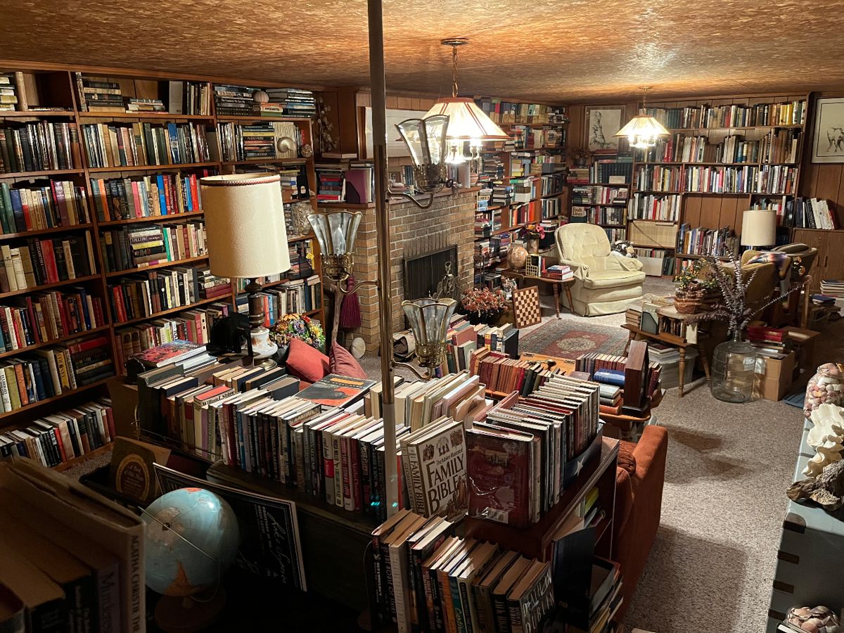 House packed throughout, including 1,000s of books (vintage children’s books, classics, 100s of first editions, history, and more). Many more photos of books follow.