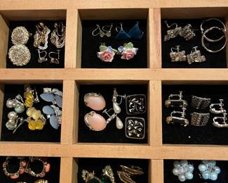 Hundreds of pieces of vintage costume jewelry.