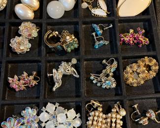 Hundreds of pieces of vintage jewelry. Many more photos of jewelry to be added on or prior to Monday, including photos of sterling jewelry.