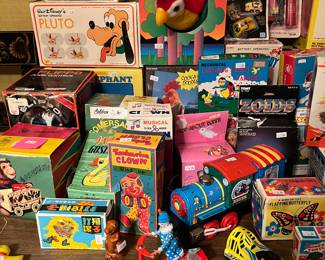 Many vintage toys.
