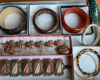 Hundreds of pieces of vintage costume jewelry.