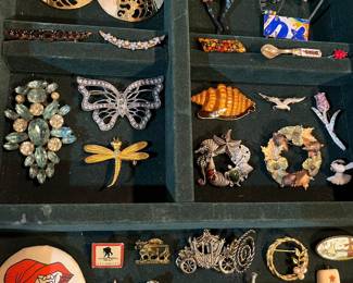 Hundreds of pieces of vintage jewelry. Many more photos of jewelry to be added on or prior to Monday, including photos of sterling jewelry.