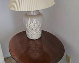 Oval sidetable 
