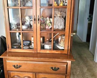 Small country hutch 