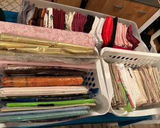 NAPKINS, TABLECLOTHS