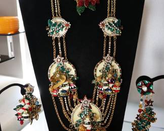 Vintage women's costume jewerly