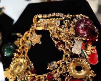 Vintage women's costume jewerly